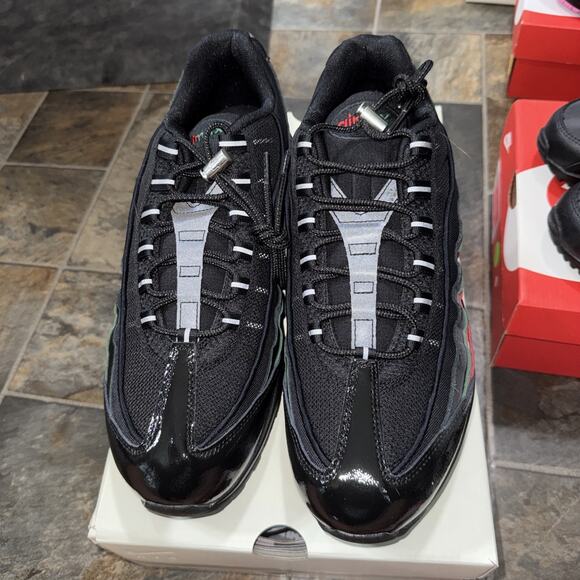 Size 13 - Undefeated x Nike Air Max 95 Black main image 6